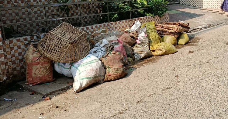 ৩০ ঘণ্টায় সাড়ে ১৯ হাজার টন বর্জ্য অপসারণ ডিএসসিসির