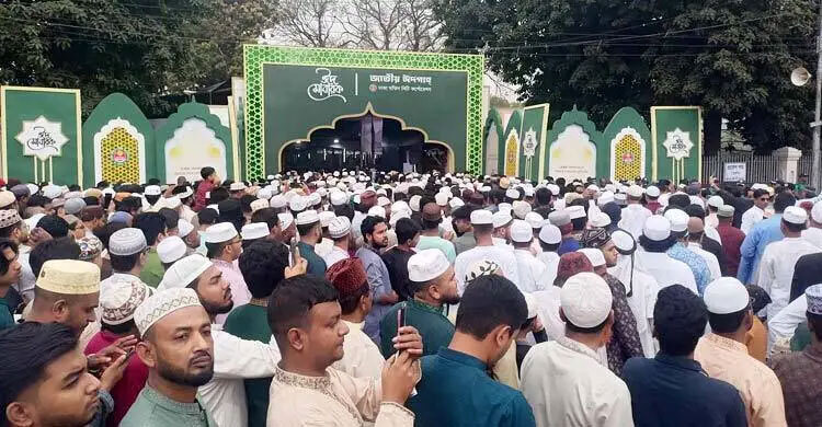 Main Eid congregation at Nat’l Eidgah, 5 prayers at Baitul Mukarram
