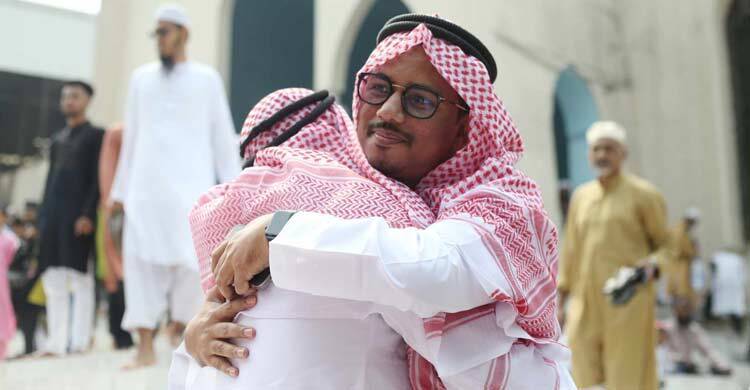 5 Eid jamaats held at Baitul Mukarram