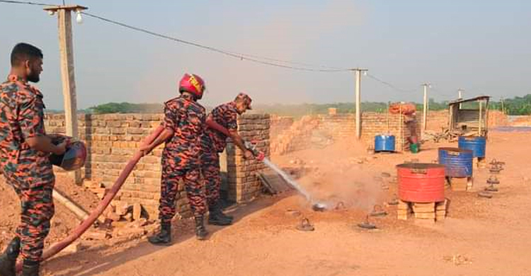 শরীয়তপুরে লাইসেন্সবিহীন ইটভাটা সিলগালা