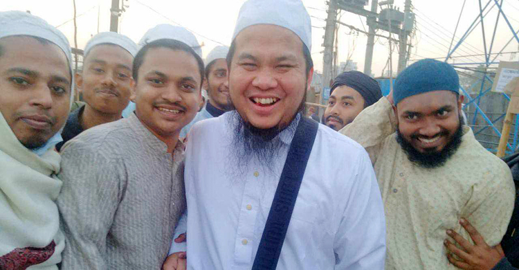 বিশ্ব ইজতেমায় অংশ নিয়েছেন আলোচিত সমাজকর্মী ইবিট লিও