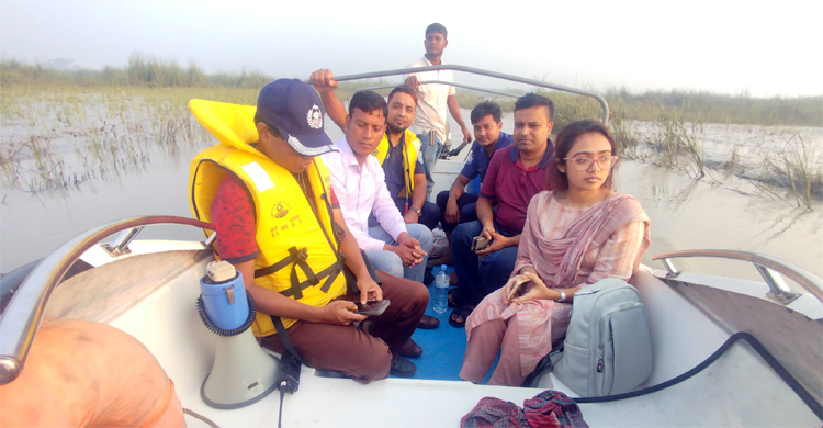 নিষেধাজ্ঞা অমান্য করে বিক্রির সময় ২ মণ ইলিশ জব্দ