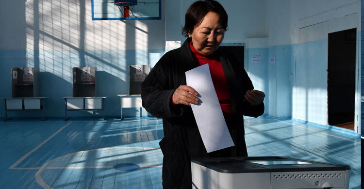 বিরোধীদল ছাড়াই কিরগিজস্তানের জাতীয় নির্বাচনে চলছে ভোটগ্রহণ
