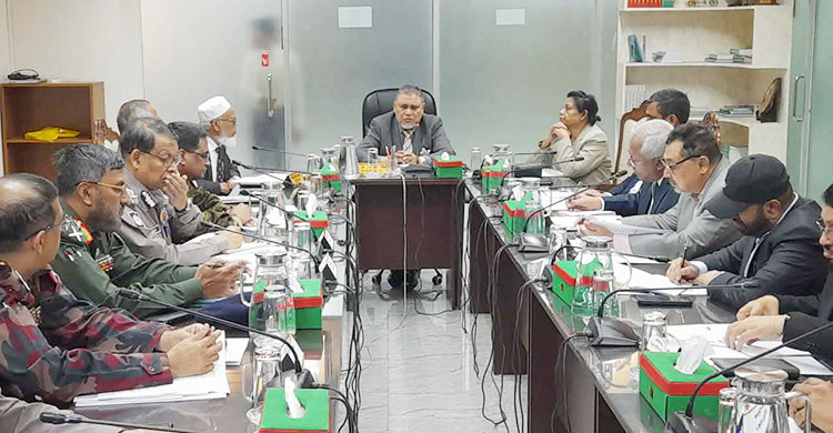 ভোটের মাঠে চোরাগোপ্তা হামলার আশঙ্কা ইসির, কঠোরভাবে দমনের নির্দেশ