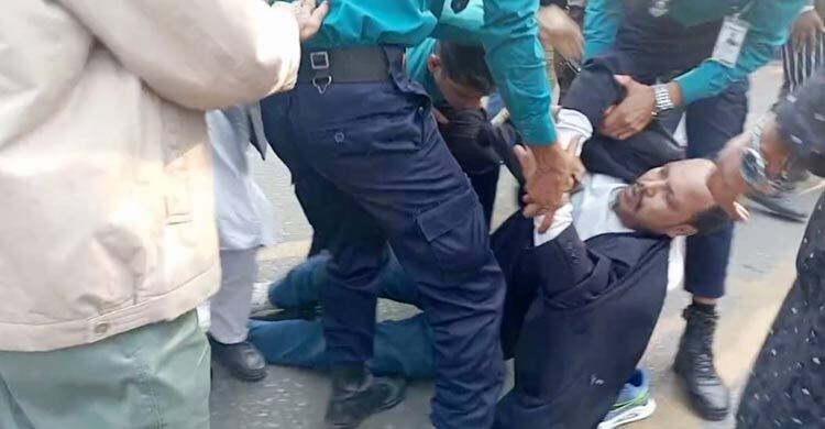 বিএনপি প্রার্থীর নামে অভিযোগ করায় আপিলকারীকে ইসিতে বেধড়ক মারধর