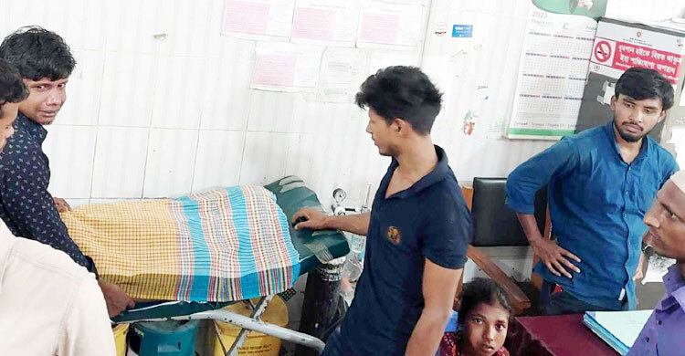 ডোবায় মাছ ধরতে গিয়ে বিদ্যুৎস্পৃষ্টে প্রাণ গেলো শিক্ষকের