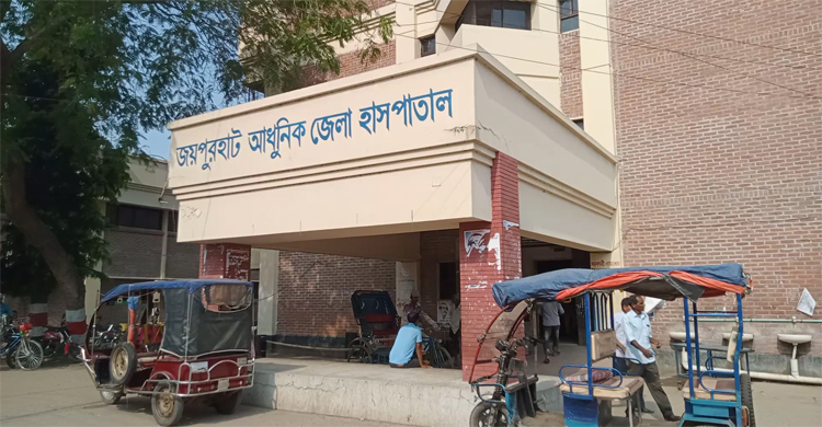 খাটের পাশে থাকা সকেট বোর্ডে হাত দিয়ে প্রাণ গেলো শিশুর