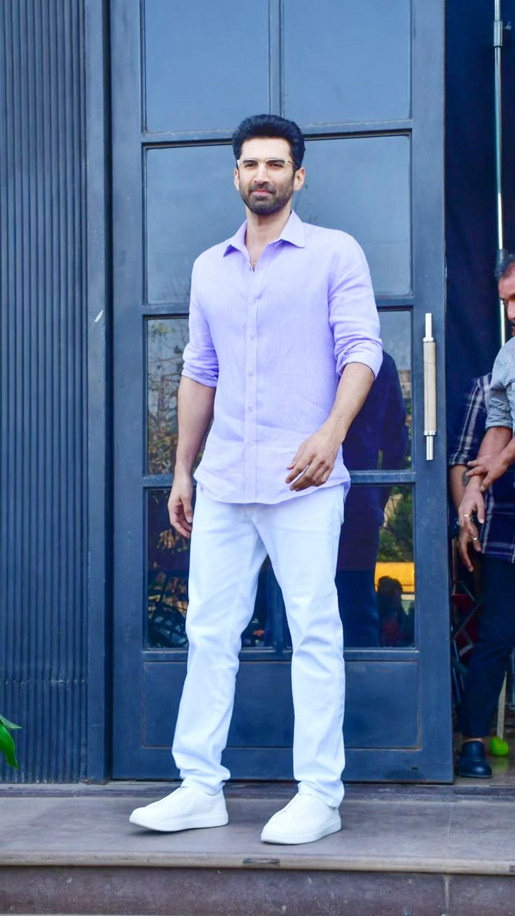 পুরুষদের পোশাকে আভিজাত্য আনবে যেসব কালার কম্বিনেশন