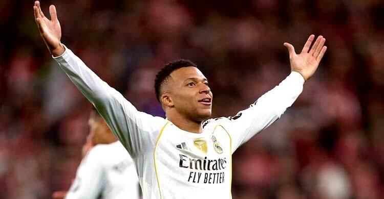 এমবাপের জোড়া গোলে বার্সার সঙ্গে ব্যবধান কমালো রিয়াল