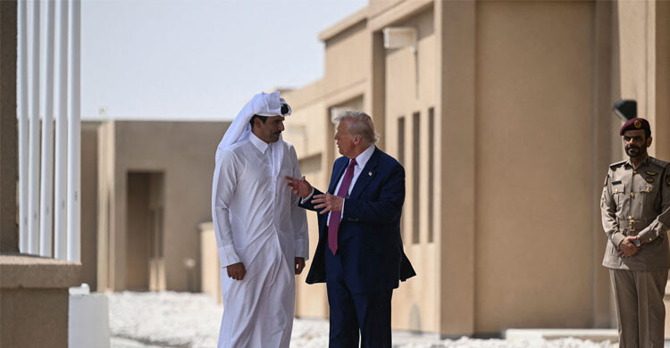 ট্রাম্পকে জেট উপহার ও মার্কিন ঘাঁটিও কাতারকে রক্ষা করতে পারলো না