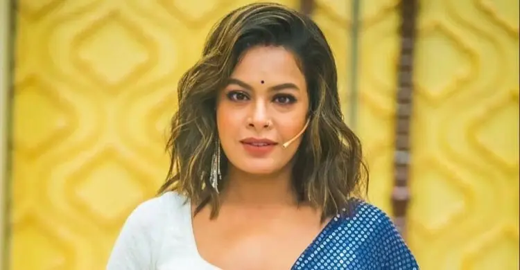 মা-বাবাকে নিয়ে কটাক্ষ, কড়া বার্তা দিলেন ইমন চক্রবর্তী