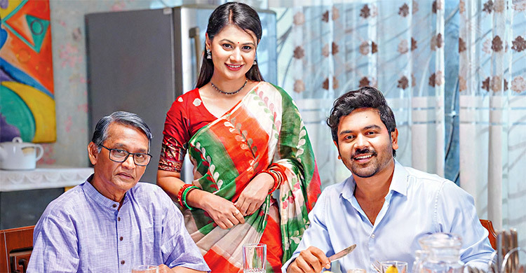 বাবা দিবসের নাটকে আজিজুল হাকিম