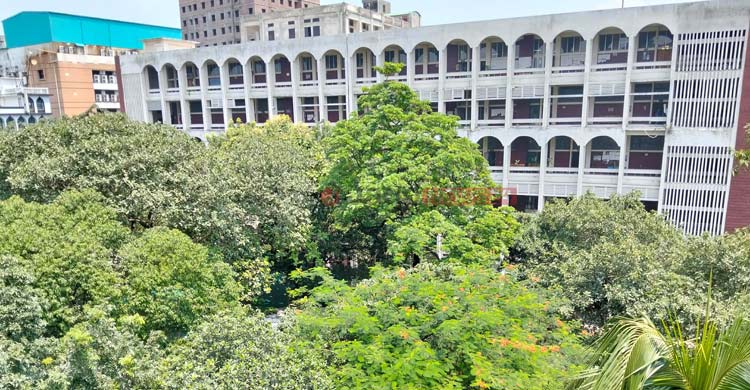 দূষণে জর্জরিত দেশ, পরিবেশ আদালতে মামলার খরা
