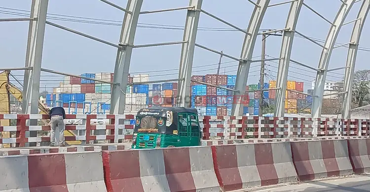 নীতিমালা ভেঙে বন্দরের কাছেই ডিপো অনুমোদন, প্রশ্নের মুখে কাস্টমস-বন্দর