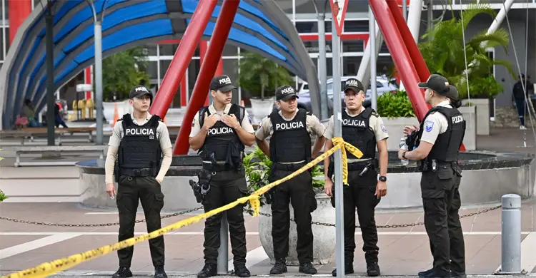 ইকুয়েডরে সমুদ্র সৈকতের পাশে বন্দুকধারীদের হামলায় নিহত ৬