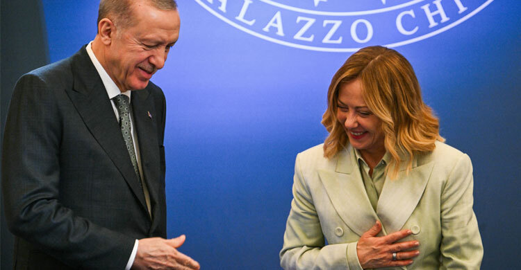 ইতালির প্রধানমন্ত্রী মেলোনিকে ধূমপান ছাড়তে বললেন এরদোয়ান