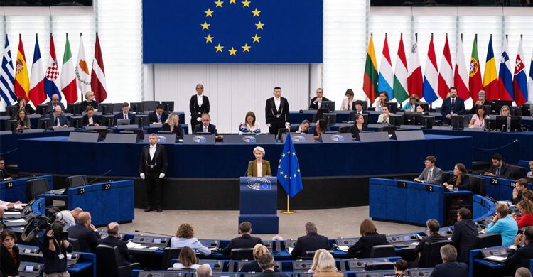 ইরানের ওপর নতুন করে নিষেধাজ্ঞা দিলো ইইউ