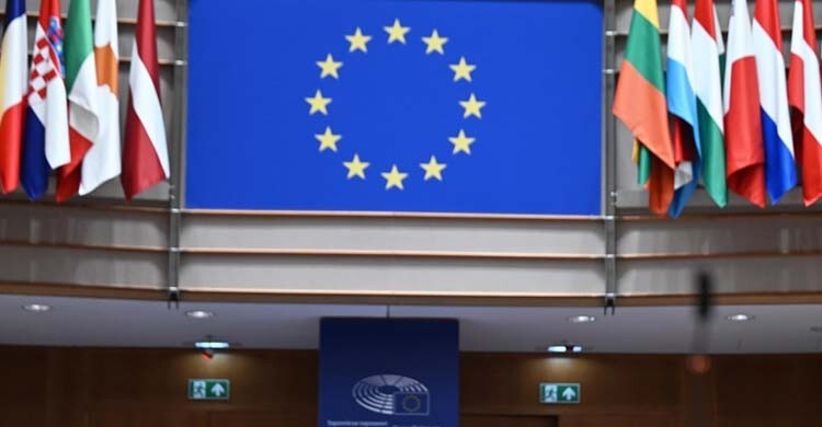 ইউক্রেনকে ১০৭ বিলিয়ন ডলার ঋণের অনুমোদন দিয়েছে ইউরোপীয় সংসদ