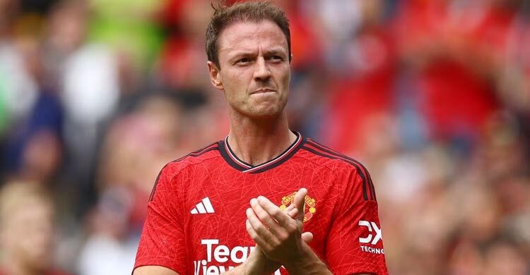 Evans says he considered retirement before Man Utd return