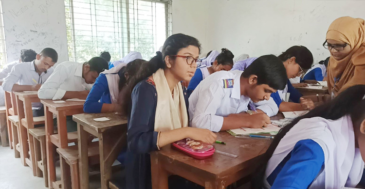 মেধার জোরে স্বপ্ন জয়ের পথে নাজীফা