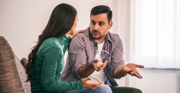 বারবার নিজের আচরণ ব্যাখ্যা করা কীসের লক্ষণ?