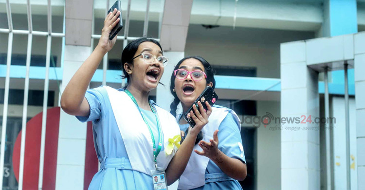 এসএসসিতে জিপিএ-৫ পেলেন ১৩৯০৩২ জন, এগিয়ে মেয়েরা