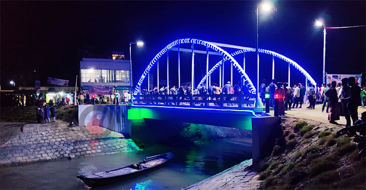 নড়িয়ার মুলফৎগঞ্জ সেতু যেন ‘মিনি হাতিরঝিল’