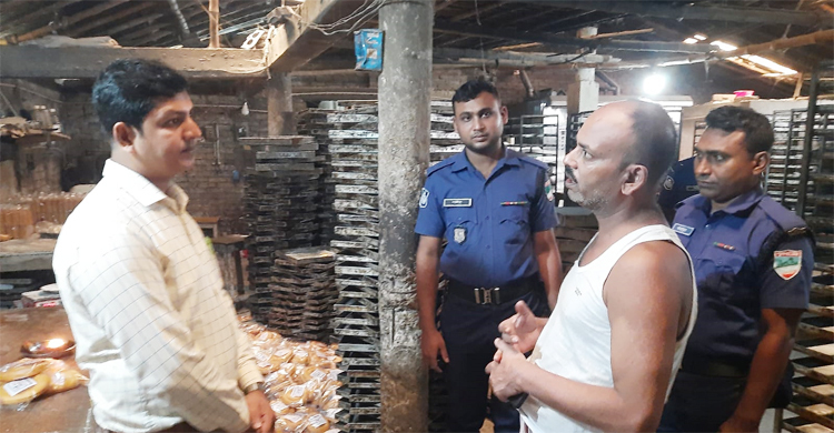 বেকারির টয়লেটে কর্মচারীদের হাত ধোয়ার সাবান নেই, জরিমানা অর্ধলাখ