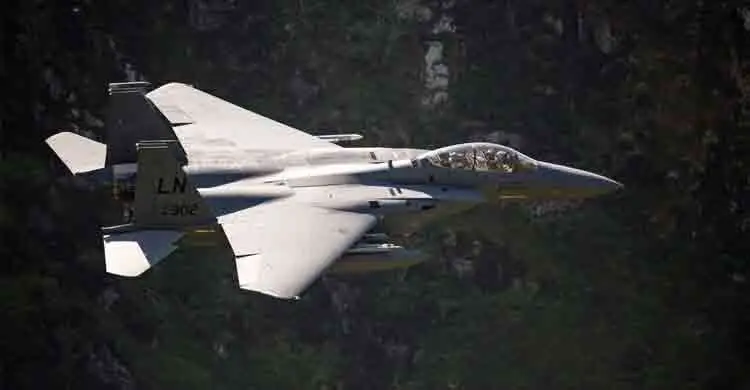 আরও একটি এফ-১৫ যুদ্ধবিমান ধ্বংসের দাবি ইরানের