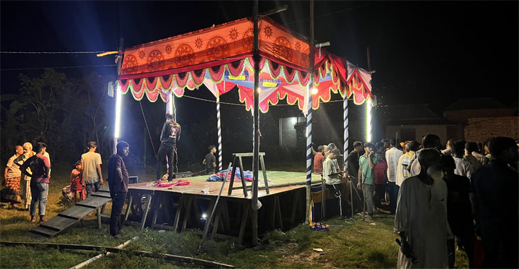 ফরিদপুরে অনুমতি ছাড়াই যাত্রাপালার আয়োজন, বন্ধ করলো প্রশাসন