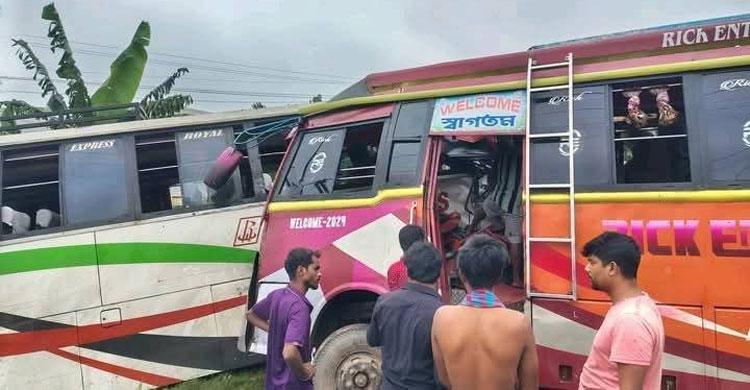 চালকের অসতর্কতা-দ্রুত গতিই কাল হলো যাত্রীদের