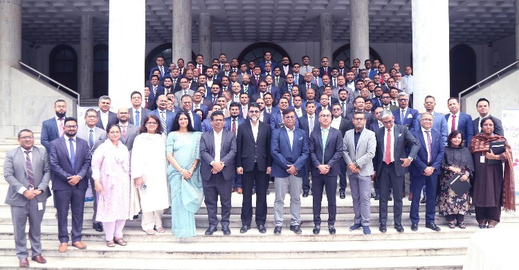 ঢাবিতে এমডিপি প্রোগ্রামের সনদপত্র বিতরণ