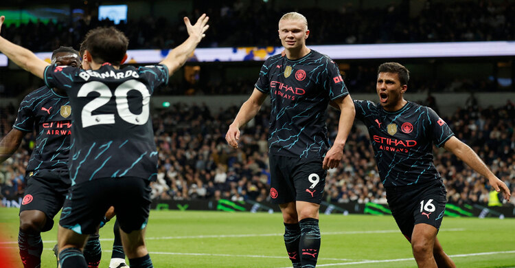 শিরোপা লড়াই ২ পয়েন্টে নামিয়ে আনলো ম্যানসিটি