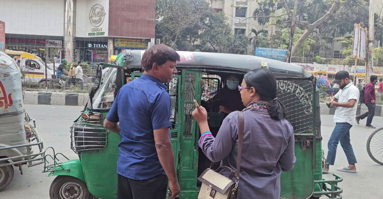 রাজধানীতে মিটার ছাড়াই চলছে সিএনজিগুলো, ভোগান্তিতে যাত্রীরা