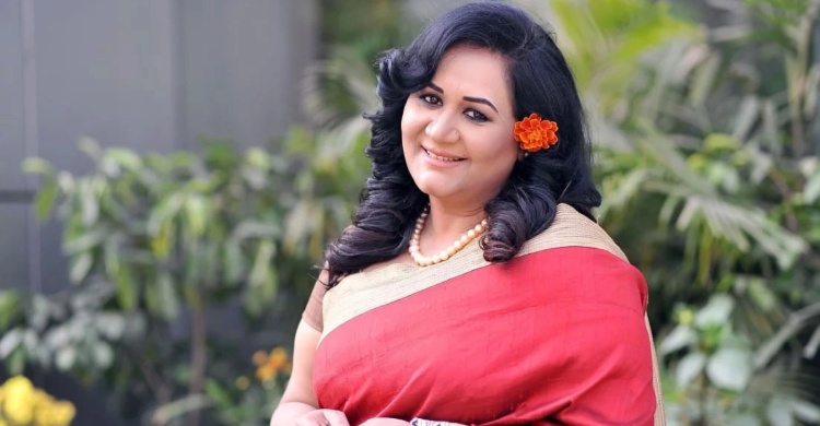 জন্মদিনে অনুরাগীদের চমকে দিলেন ফাহমিদা নবী