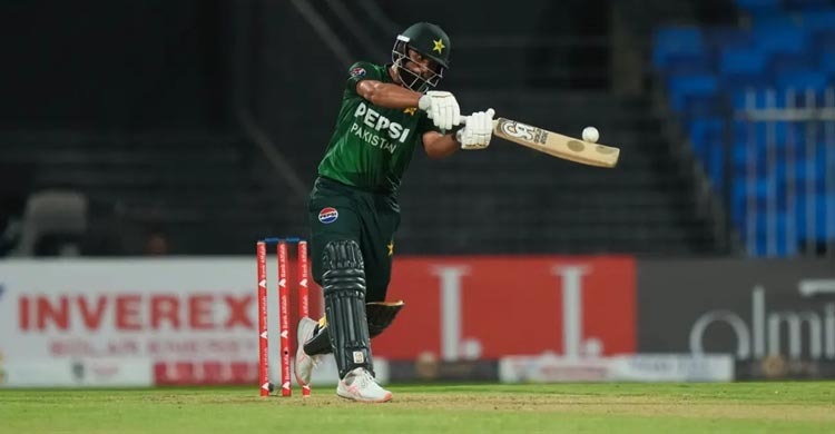 ফখরের ঝোড়ো ফিফটি, আবরারের ক্যারিয়ারসেরা বোলিংয়ে জয় পাকিস্তানের