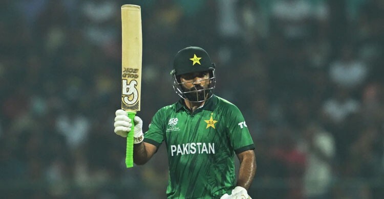 রেকর্ড ওপেনিং জুটি গড়ে থামলেন ফখর