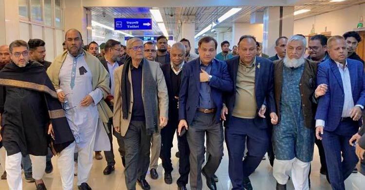 শাহজালালের মাজার জিয়ারত করলেন মির্জা ফখরুল