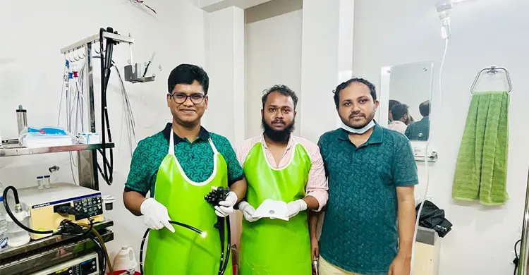 অস্ত্রোপচার ছাড়াই শিশুর পাকস্থলী থেকে কয়েন অপসারণ