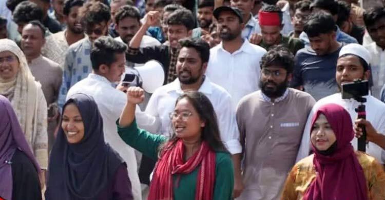 ফরিদপুর সার্কিট হাউজে পৌঁছেছেন এনসিপির কেন্দ্রীয় নেতারা