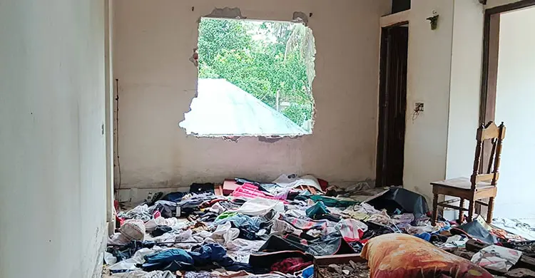প্রতিপক্ষের বাড়িতে লুটপাট-ভাঙচুর, পুলিশের ভূমিকা নিয়ে প্রশ্ন