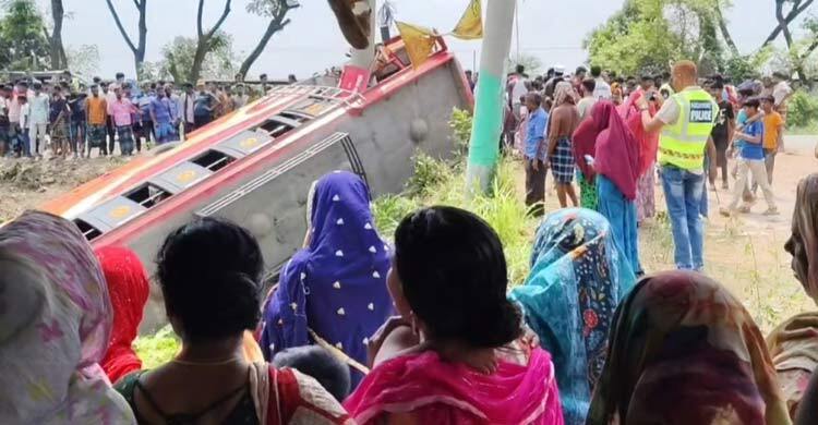 ফরিদপুরে বাস দুর্ঘটনায় নিহত বেড়ে ৬