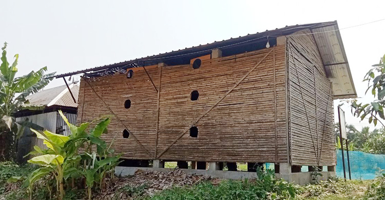 পেঁয়াজ সংরক্ষণের মডেল ঘর নির্মাণে অনিয়ম, বিপাকে কৃষকেরা