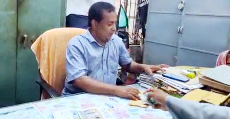 ফরিদপুর ভূমি অফিসে প্রকাশ্যেই চলে ঘুস লেনদেন