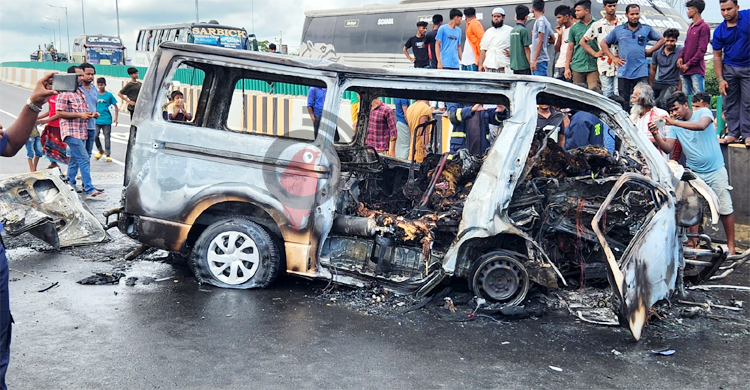 ফরিদপুরে অ্যাম্বুলেন্সের সিলিন্ডার বিস্ফোরণে নিহত ৭