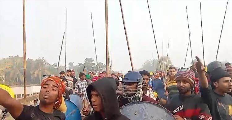 ফরিদপুরে দুই গ্রামবাসীর সংঘর্ষ, পুলিশসহ আহত অর্ধশতাধিক