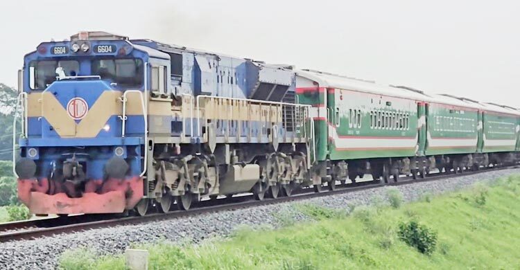 ফরিদপুর থেকে ১৭ যোদ্ধাকে নিয়ে ছেড়েছে স্পেশাল ট্রেন