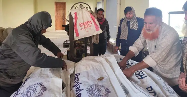 ফরিদপুরে গভীর রাতে বাসচাপায় মোটরসাইকেলের ৩ আরোহী নিহত