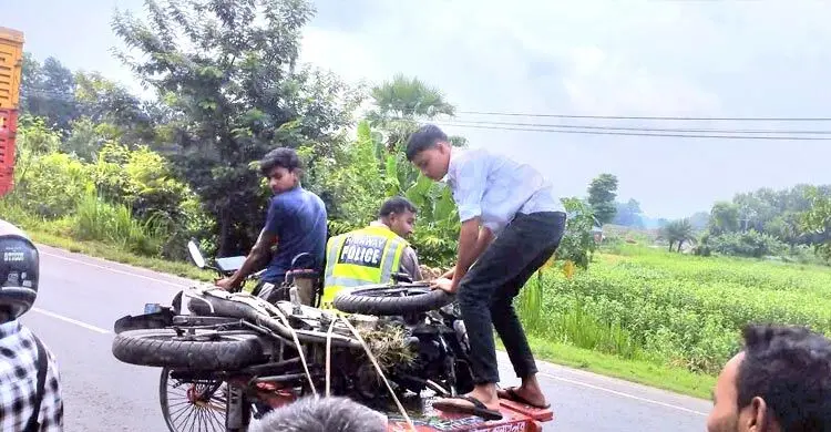 ফরিদপুরে বাস চাপায় ইউপি সচিব নিহত