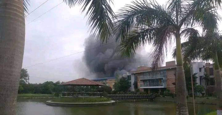 ফরিদপুরের জোবাইদা-করিম জুট মিলে আগুন